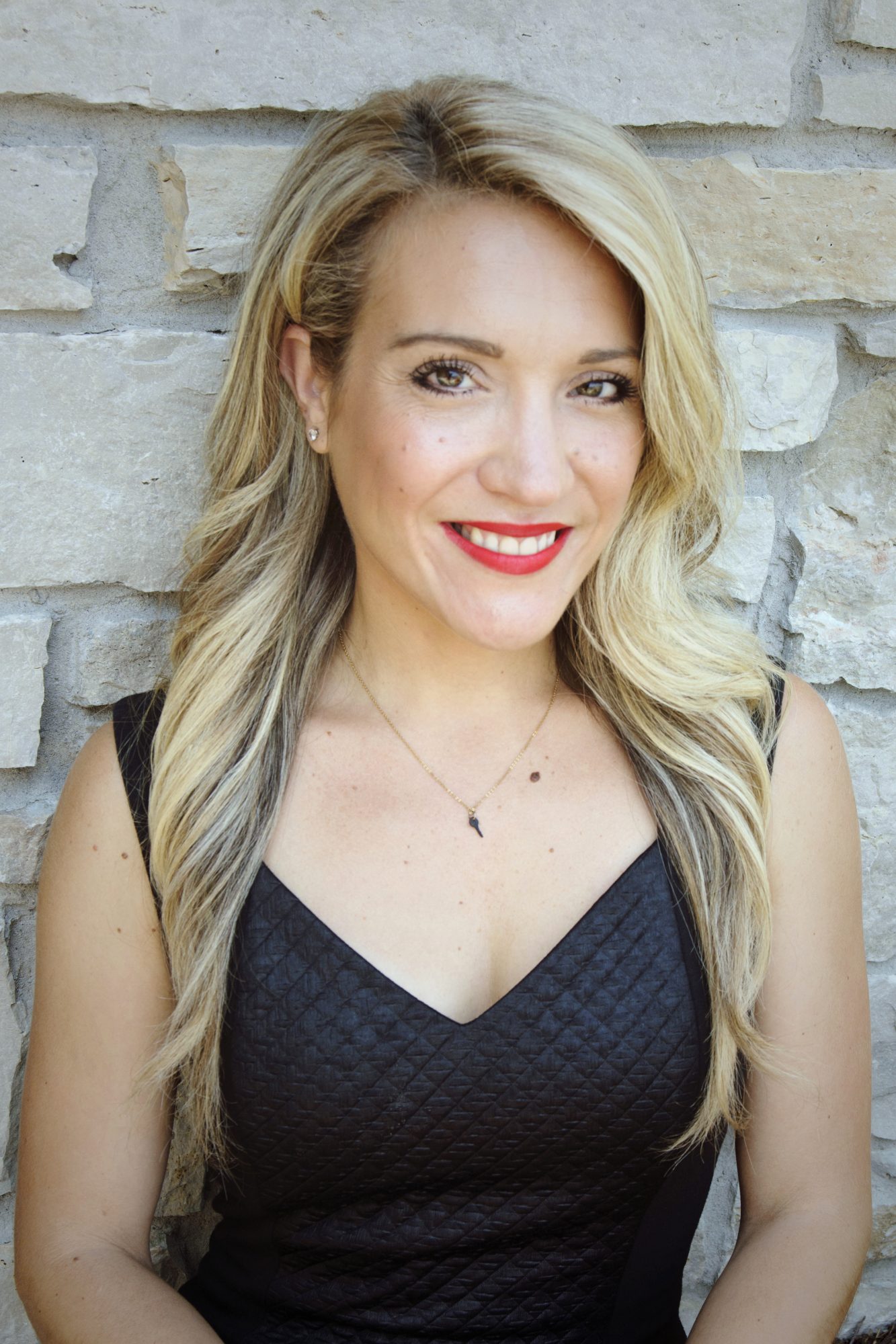 Meet Stefanie Ridolfo of LIV Real Estate Partners in Northwest Suburbs